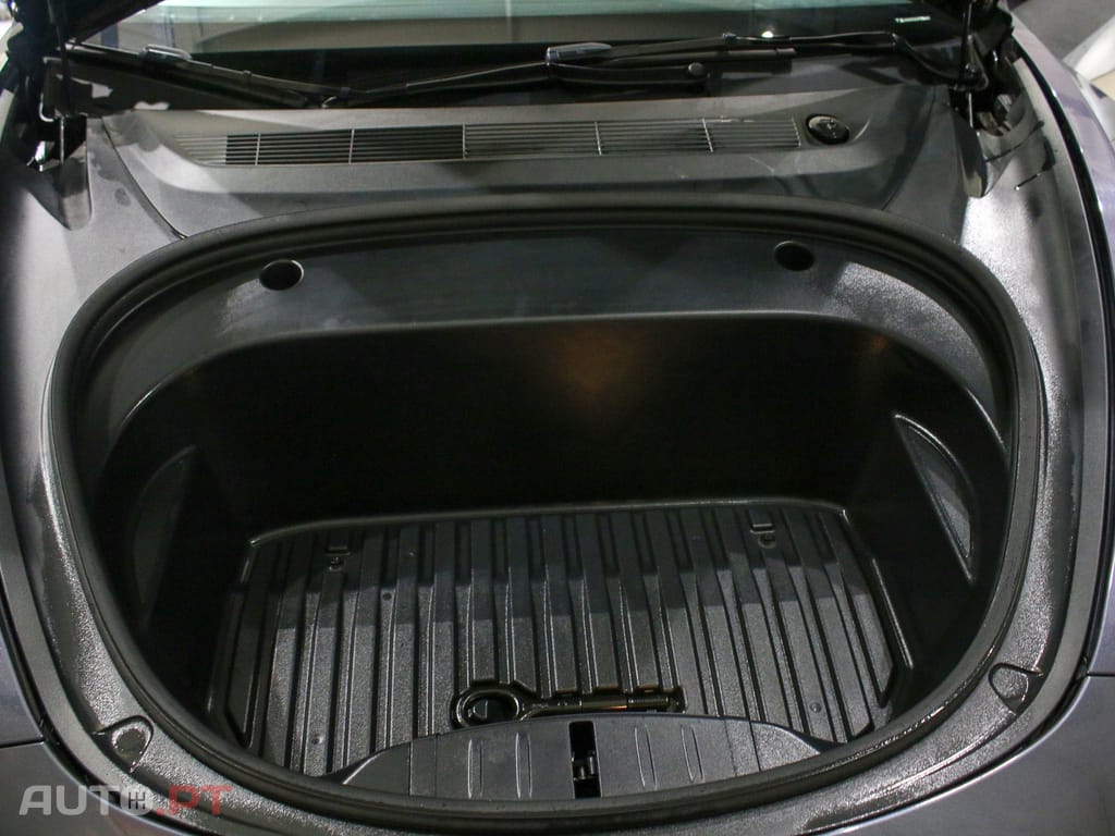 Tesla Model 3 Long Range AWD Dual Motor