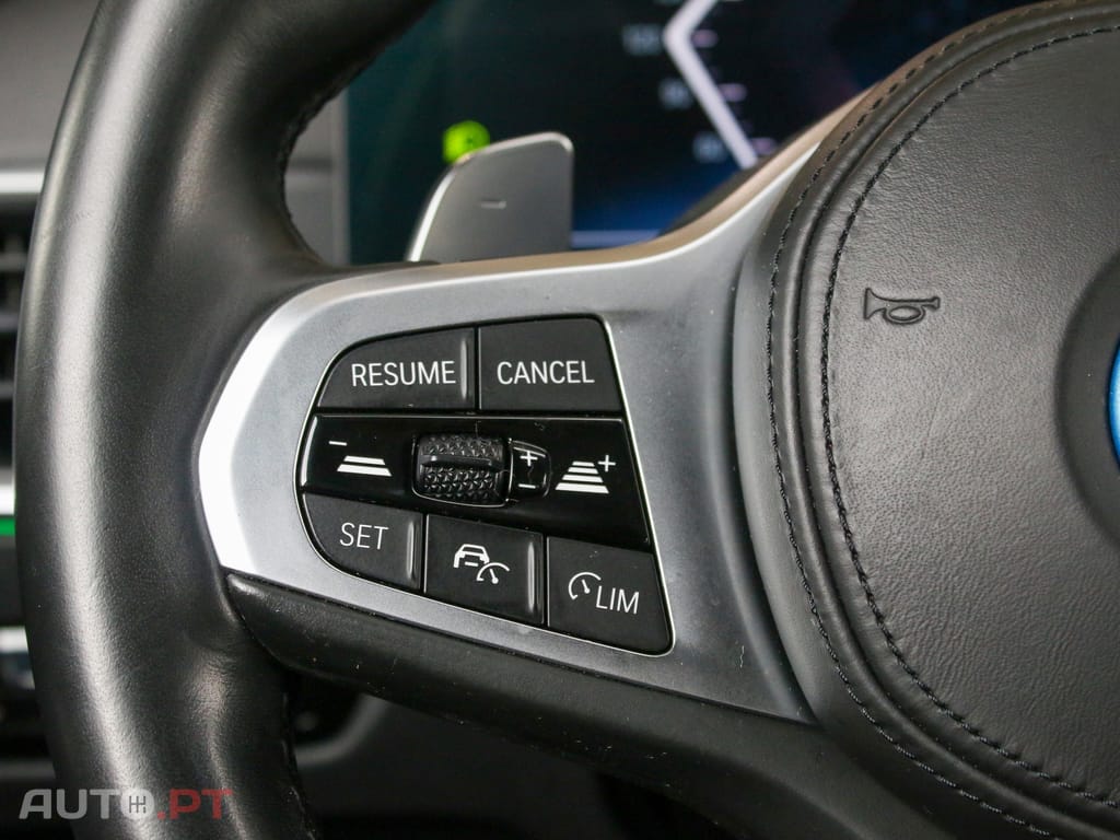 BMW 330 e Touring Pack Desportivo M Auto