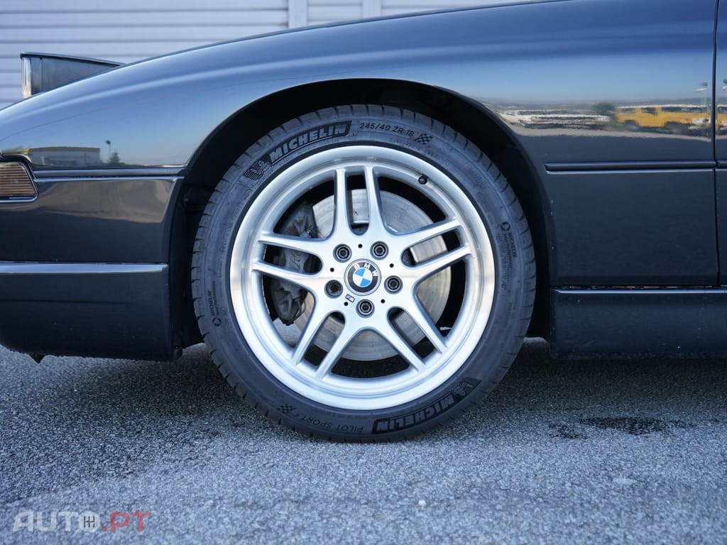 BMW 850 CSi