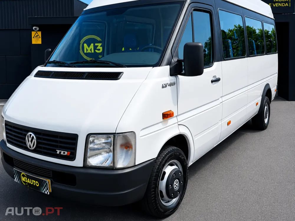 Volkswagen Crafter mini bus