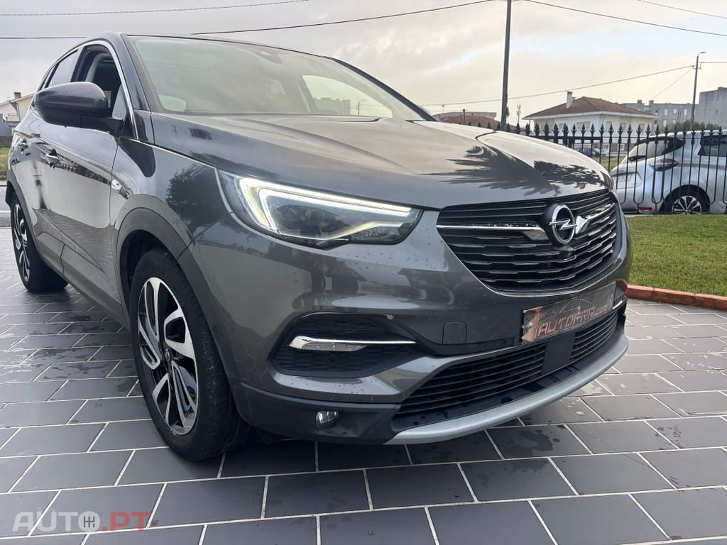Opel Grandland (X) 1.2 T Design & Tech AT