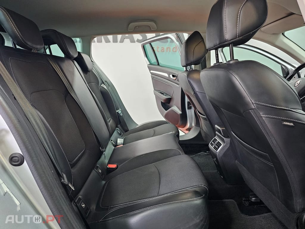 Renault Mégane Sport Tourer 1.5 Blue dCi Intens EDC