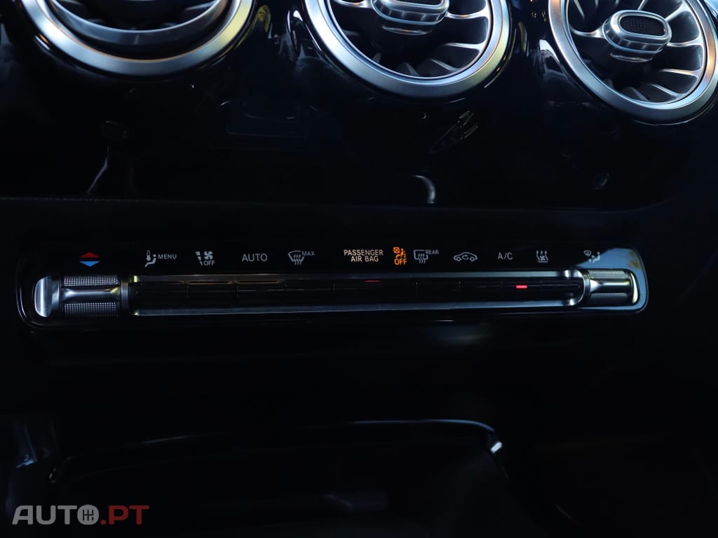Mercedes-Benz A 250 e 8G-DCT AMG Line