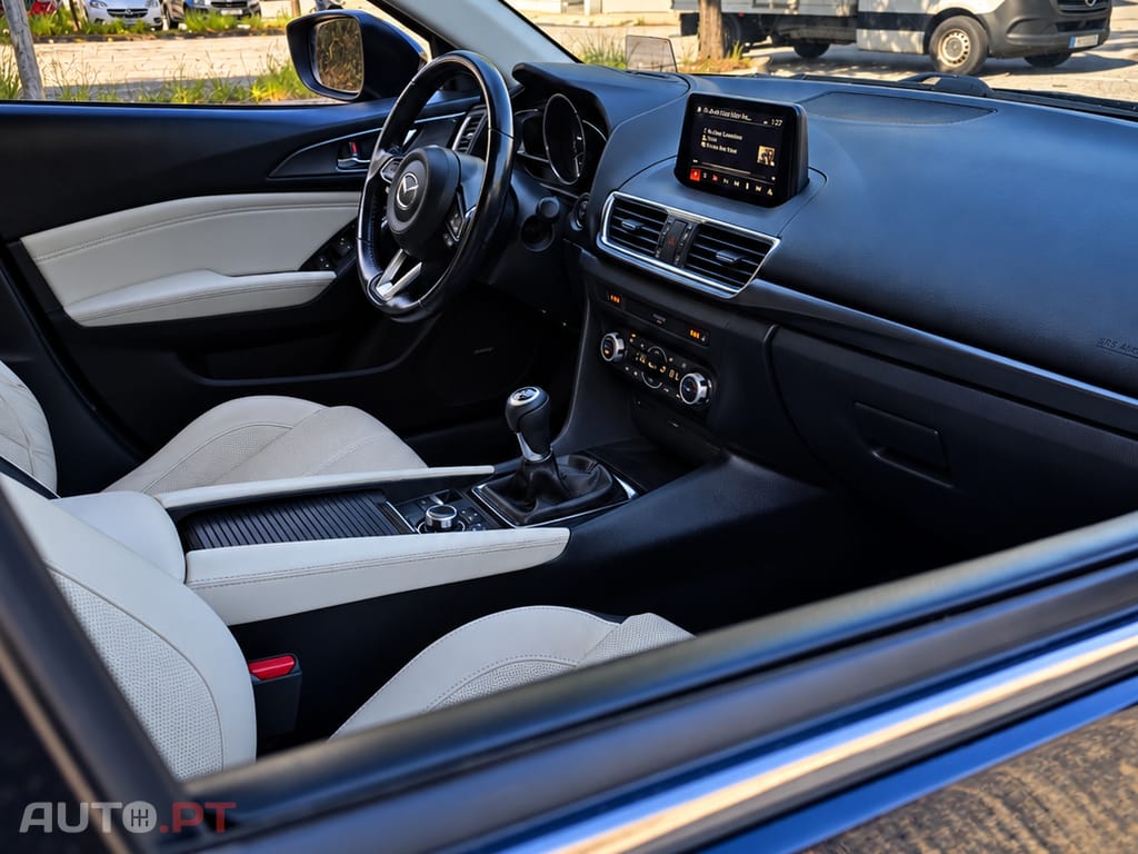 Mazda 3 1.5 D Excellence — Pack Leather + Technology