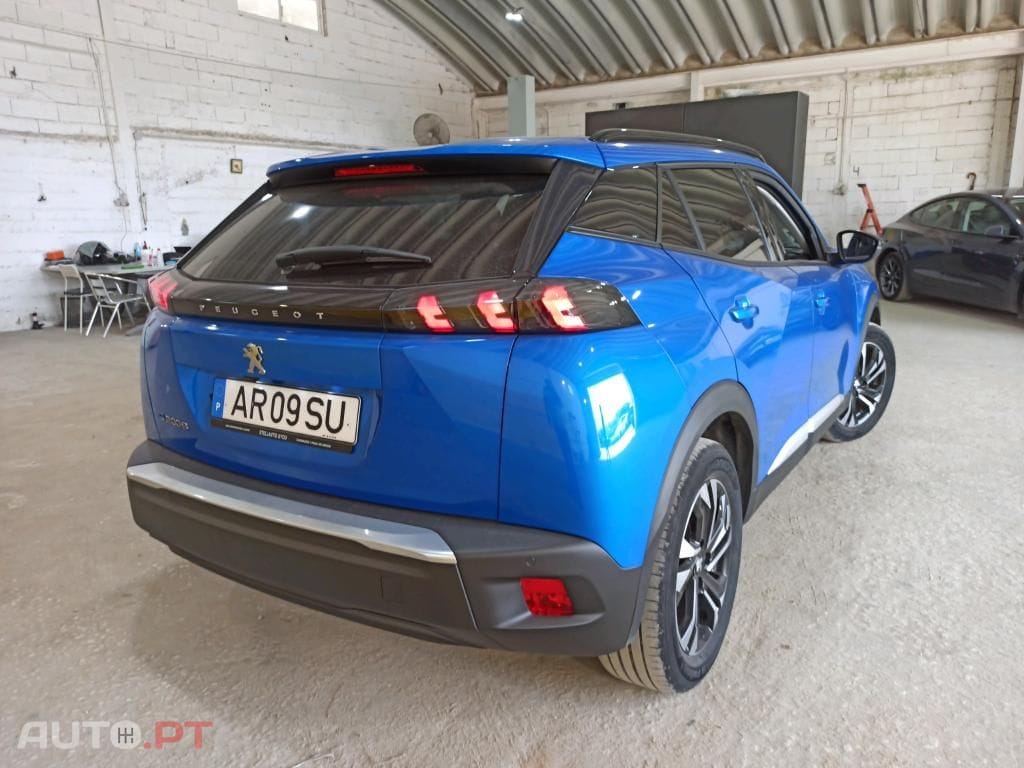 Peugeot E-2008 50 kWh Allure Pack