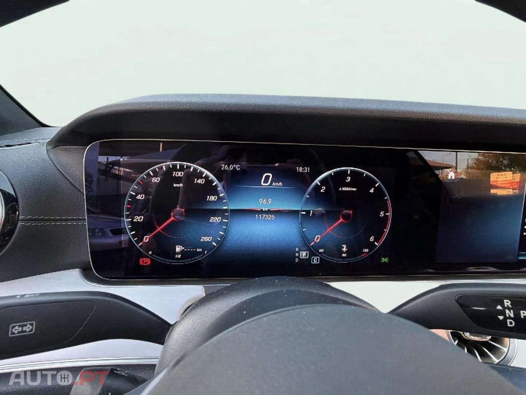 Mercedes-Benz E 220 220 d AMG Line