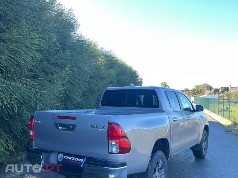 Toyota Hilux 2.4 D-4D 4WD CD CM Aut.