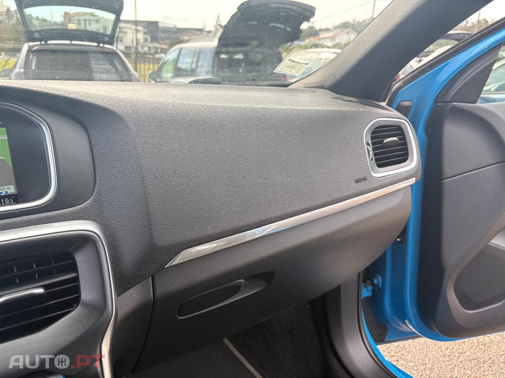 Volvo V40 1.6 D2 R-Design