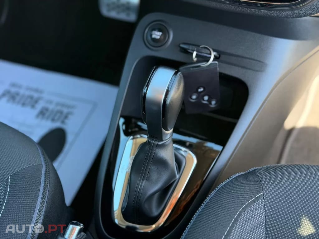Renault Captur TCe 120 EDC Dynamique — fotografia 11