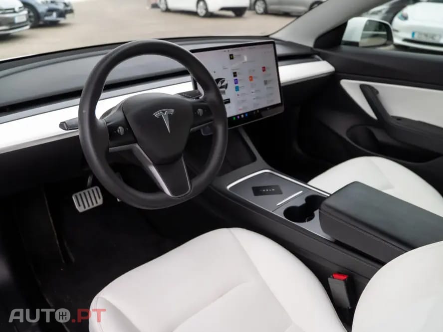 Tesla Model 3 Standard Range Plus RWD