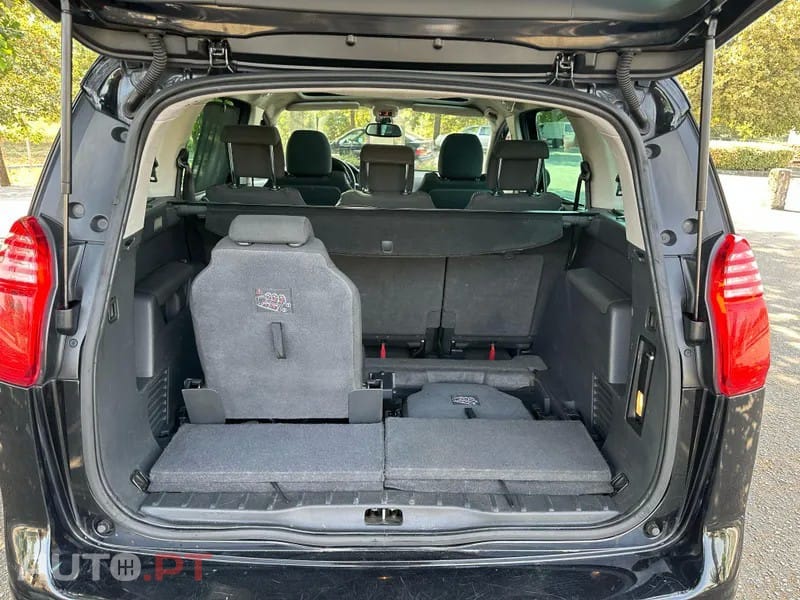 Peugeot 5008 1.6 e-HDi 7L Allure 2-Tronic 113g