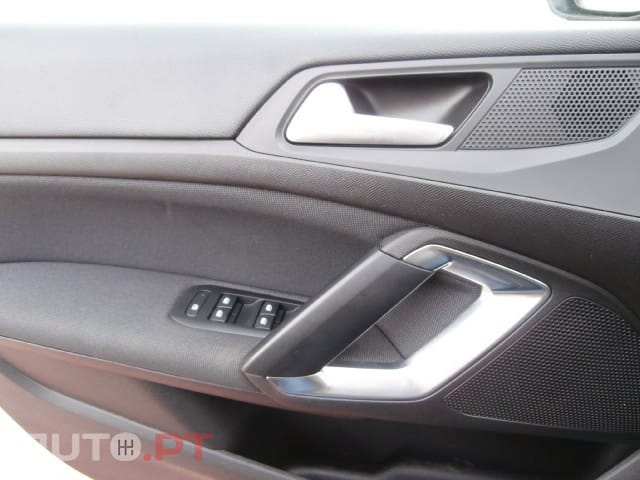 Peugeot 308 BlueHDi 130 Black Edition