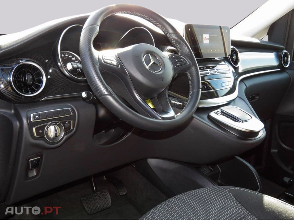 Mercedes-Benz EQV 300 extralong I.V.A DEDUTÍVEL 