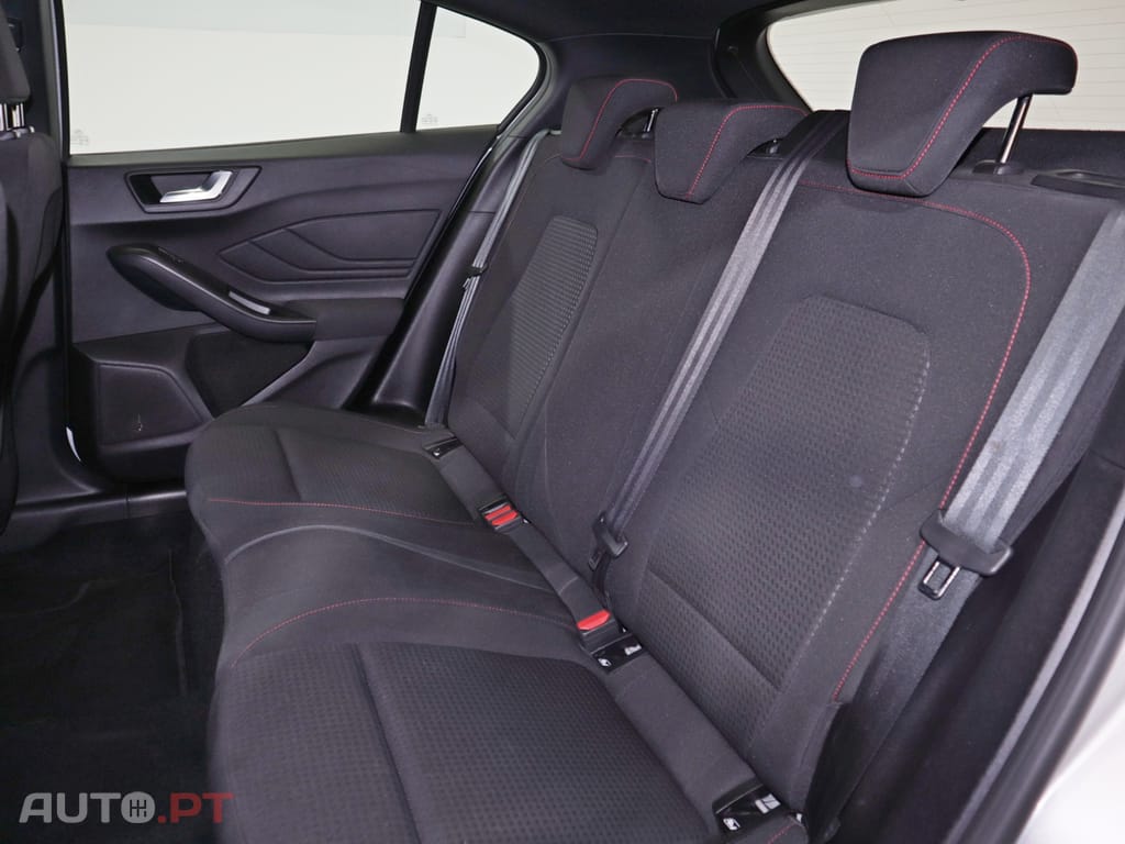 Ford Focus 1.0 EcoBoost MHEV ST-Line