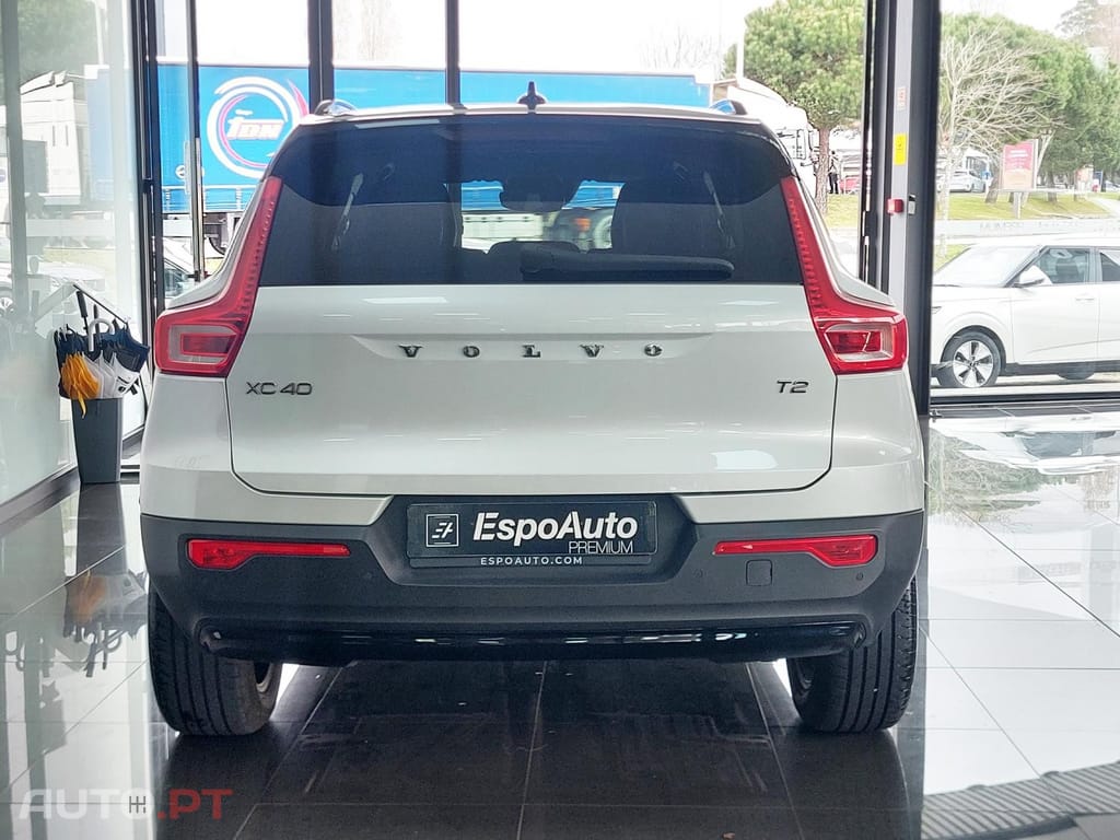 Volvo XC40 1.5 T2 Momentum Plus