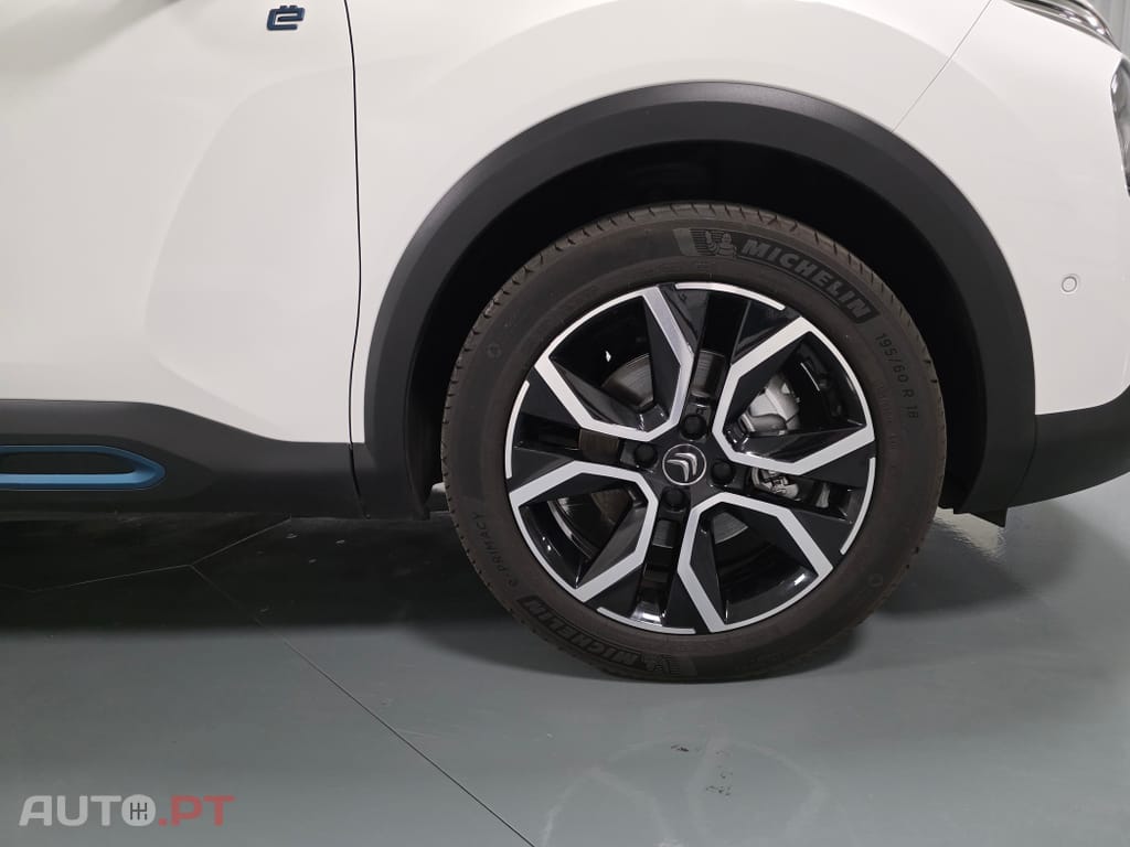 Citroën e-C4 50 kWh Shine — fotografia 18