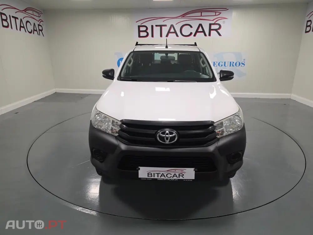 Toyota Hilux 2.4 D-4D 4WD CD CH