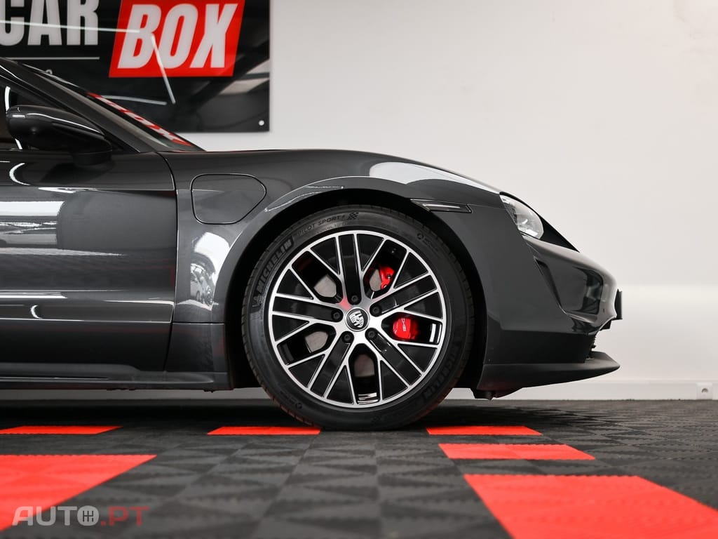 Porsche Taycan 4S