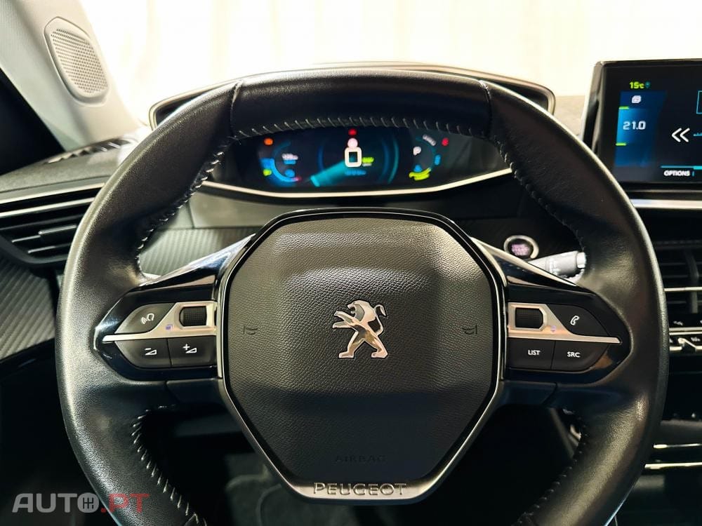 Peugeot E-2008 50 kWh Allure Pack