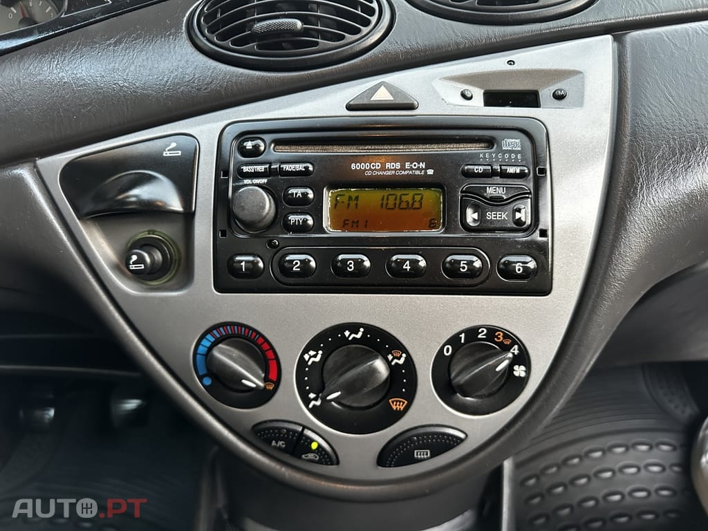 Ford Focus 1.8 TDdi Ghia