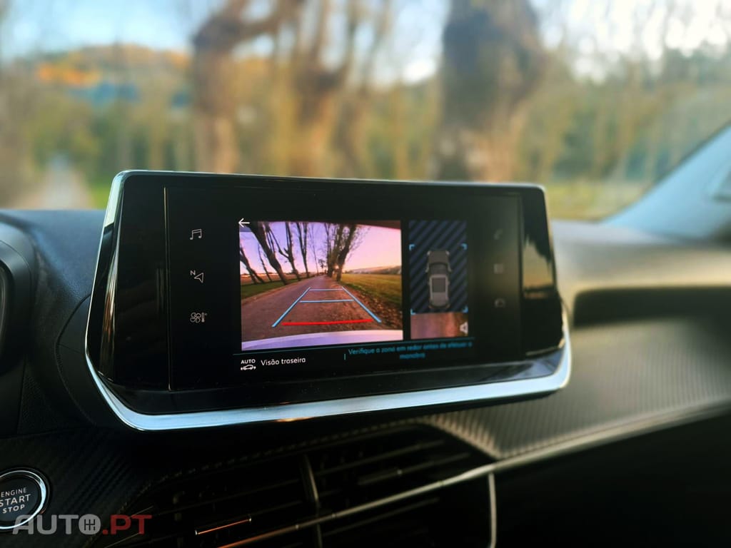 Peugeot E-2008 Style