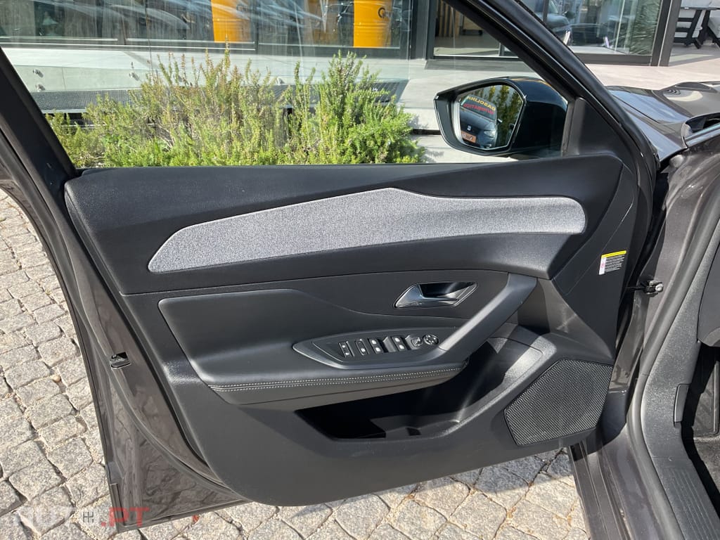 Peugeot 308 1.6 Hybrid Allure Pack e-EAT8