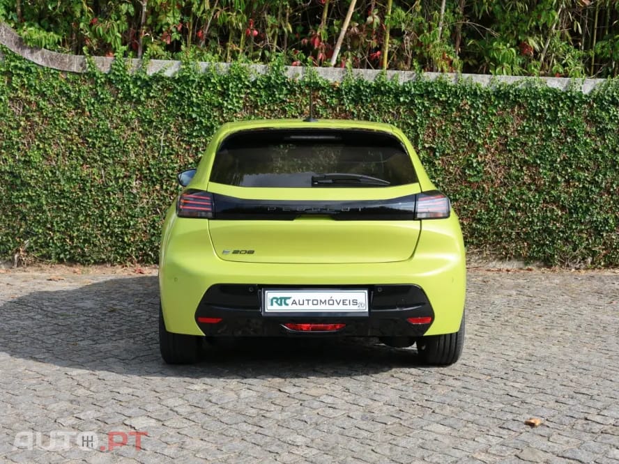 Peugeot E-208 50 kWh Style