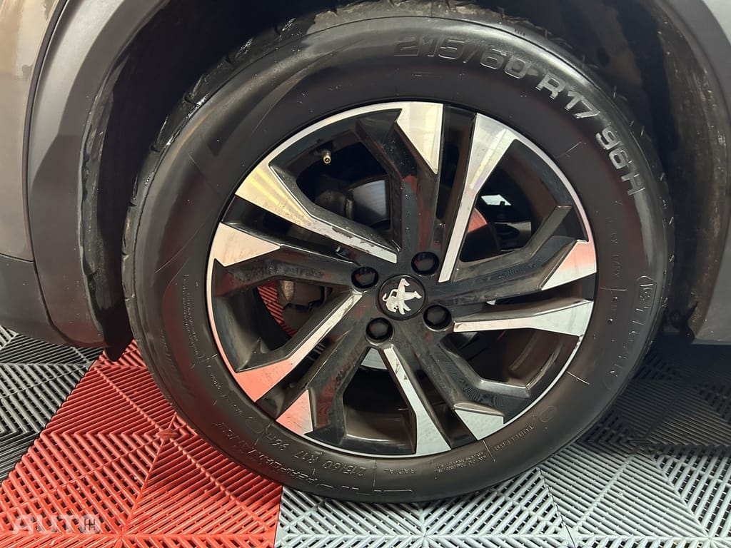 Peugeot 2008 1.2 PureTech Allure EAT8