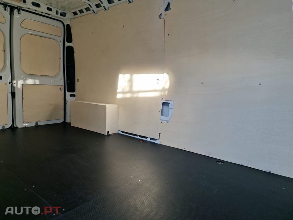 Peugeot Boxer 2.0 BlueHDi 335 L3H2 Premium