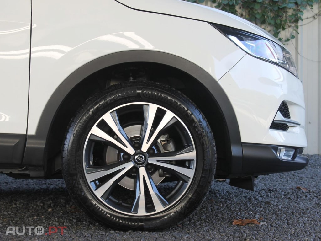 Nissan Qashqai 1.3 DIG-T N-Connecta J18