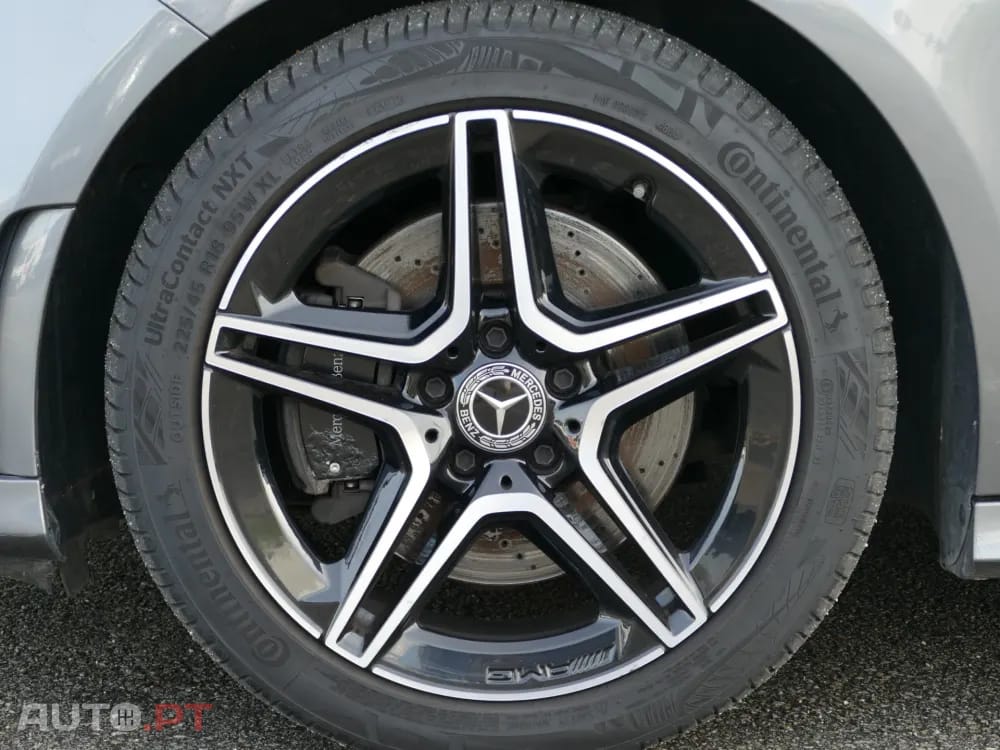 Mercedes-Benz A 250 e AMG Line