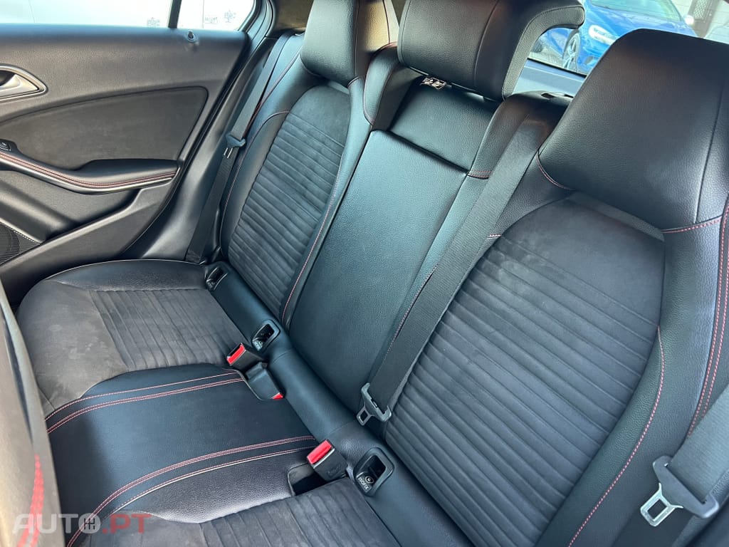 Mercedes-Benz A 180 d AMG Line