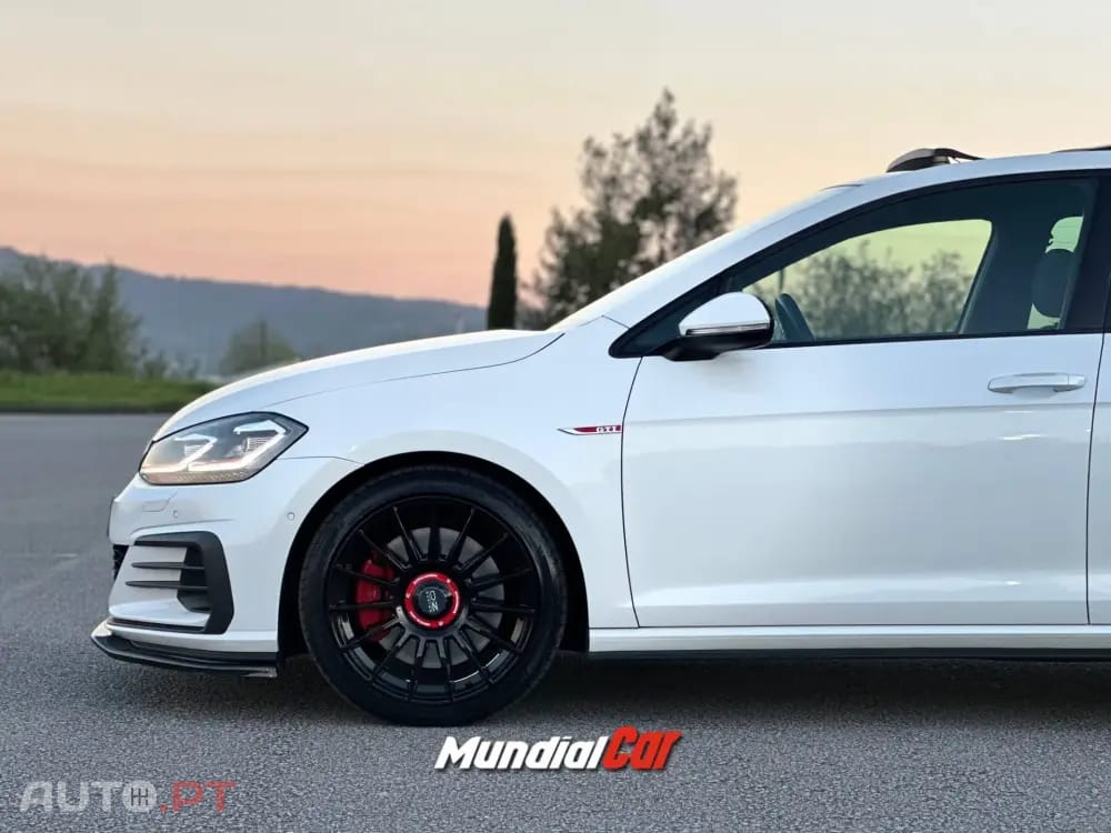 Volkswagen Golf 2.0 TSI GTI DSG Performance