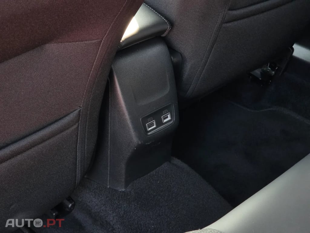 Peugeot 2008 Hybrid 136 e-DSC Allure