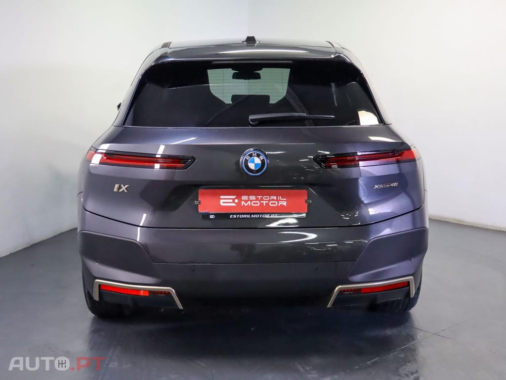 BMW iX xDrive40