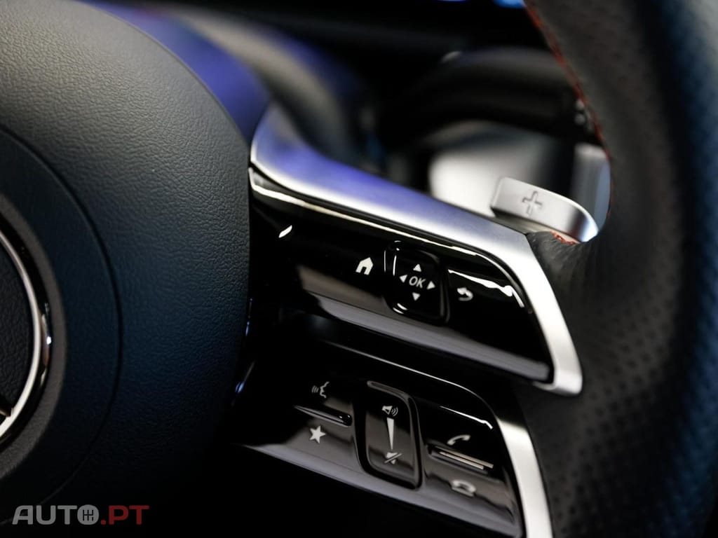 Mercedes-Benz EQB 300 4M AMG I.V.A DEDUTÍVEL 