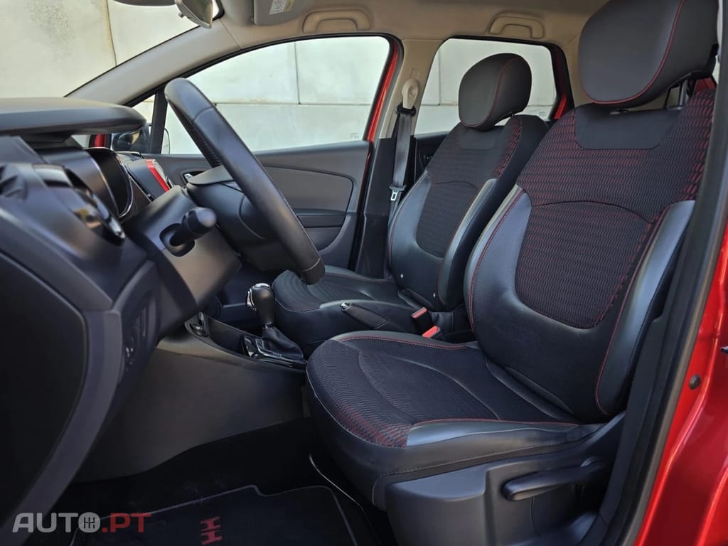 Renault Captur 1.2 TCE HELLY HANSEN (EDC)