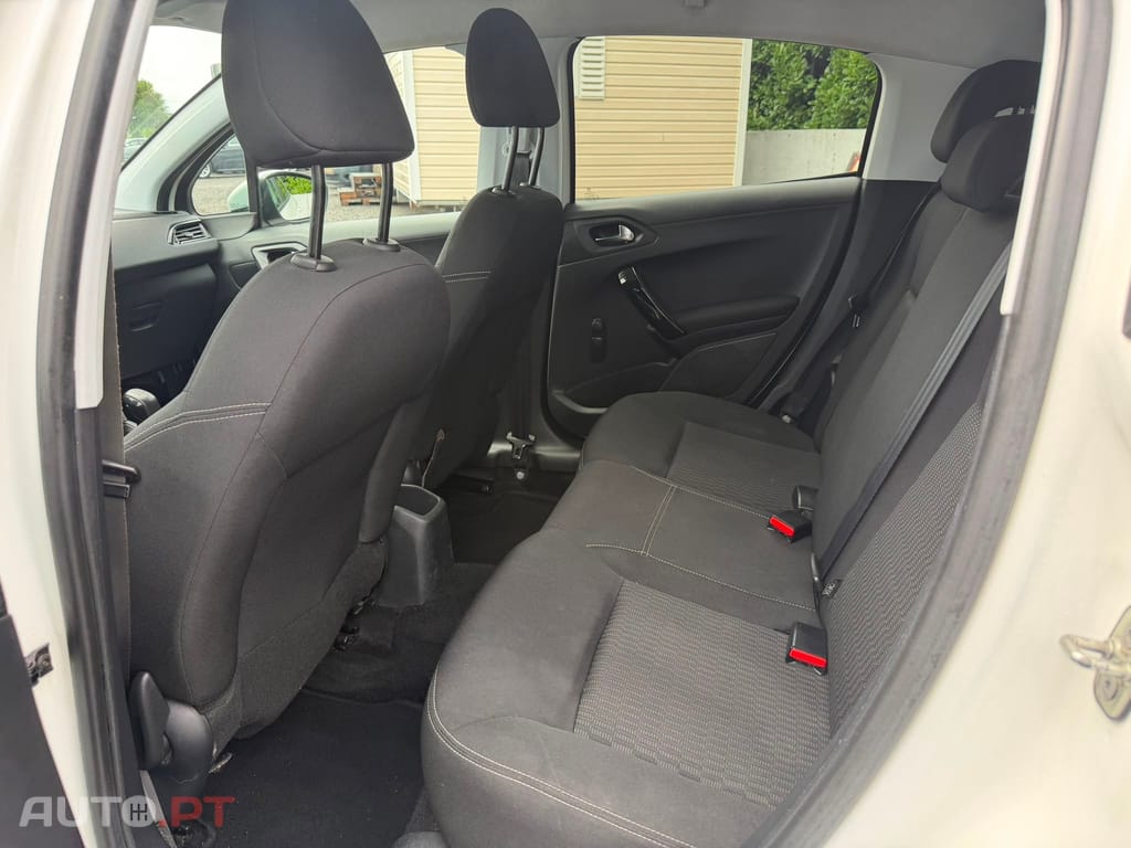 Peugeot 208 1.6 BlueHDi Style