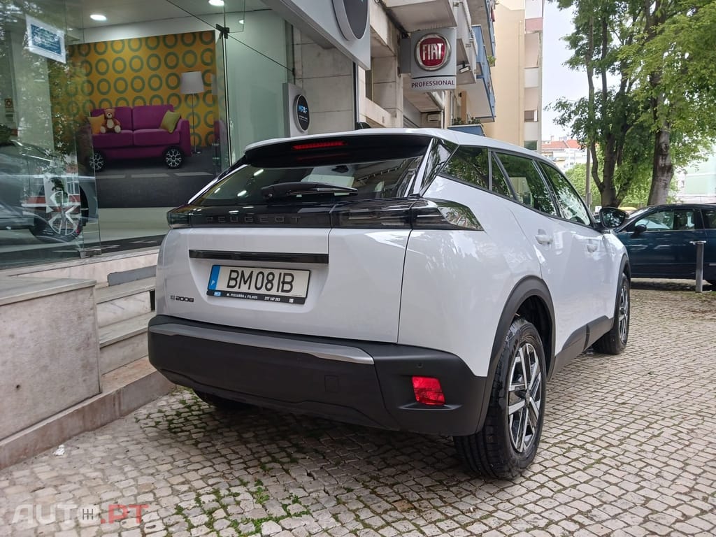 Peugeot E-2008 54 kWh Active