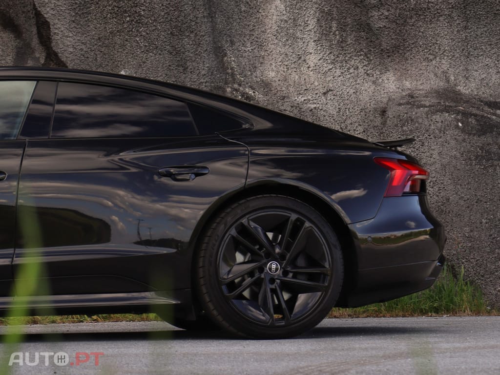 Audi E-Tron GT quattro