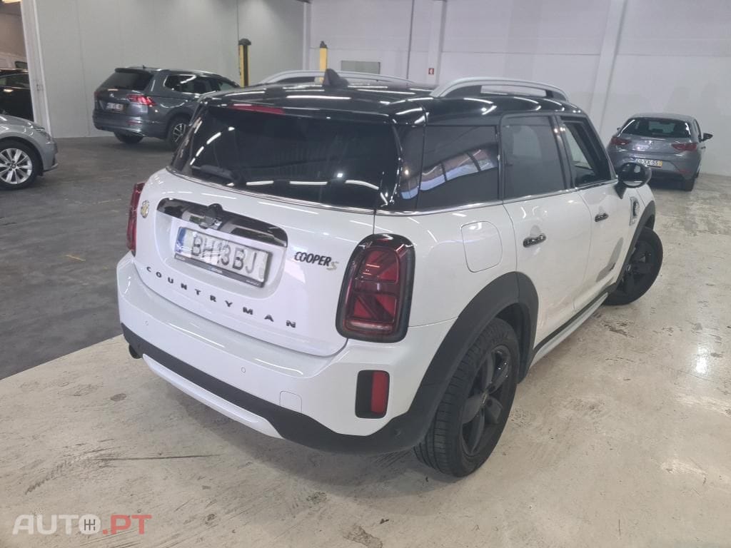 MINI Countryman Cooper SE Premium Essential Auto