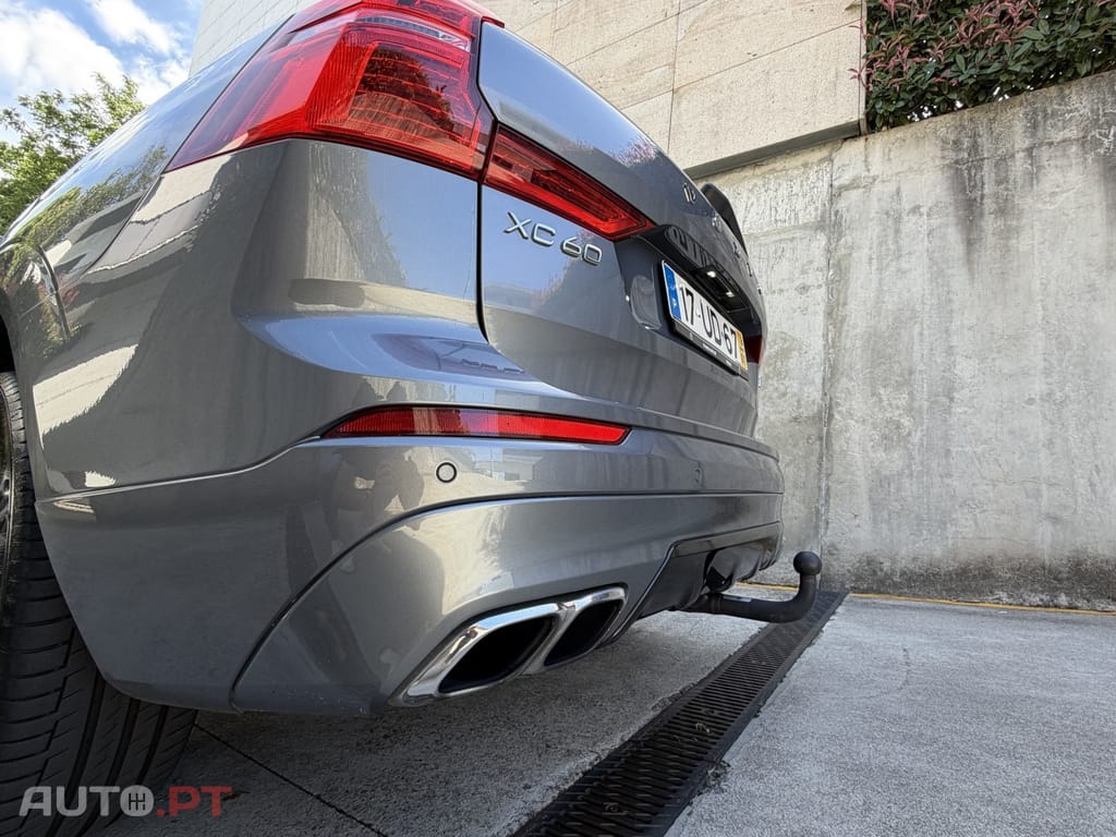 Volvo XC60 2.0 T8 PHEV R-Design AWD