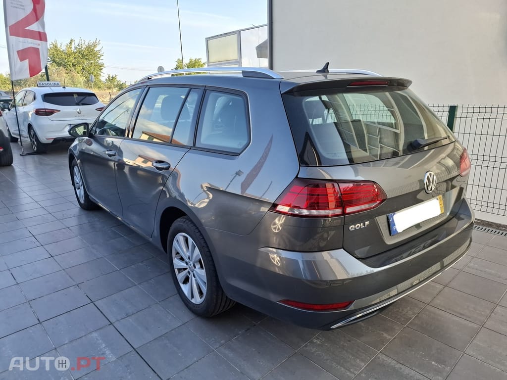 Volkswagen Golf Variant 1.6 TDi Confortline — fotografia 4