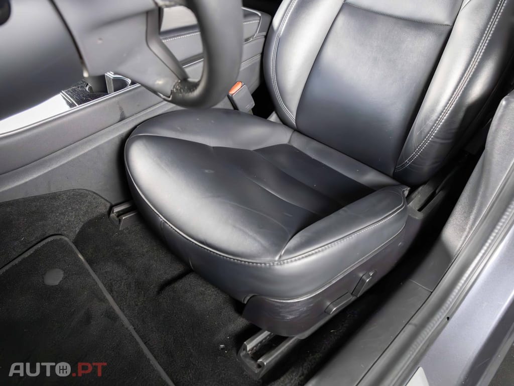 Tesla Model 3 Long-Range Dual Motor AWD