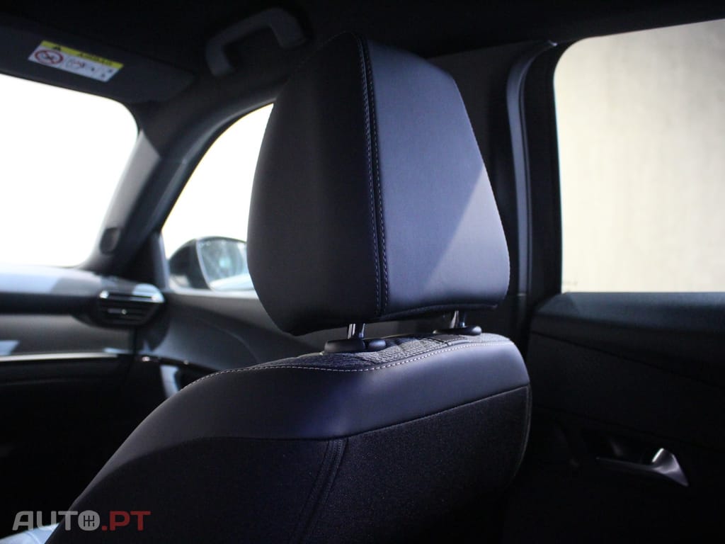 Peugeot 2008 1.2 PureTech Allure Pack EAT8