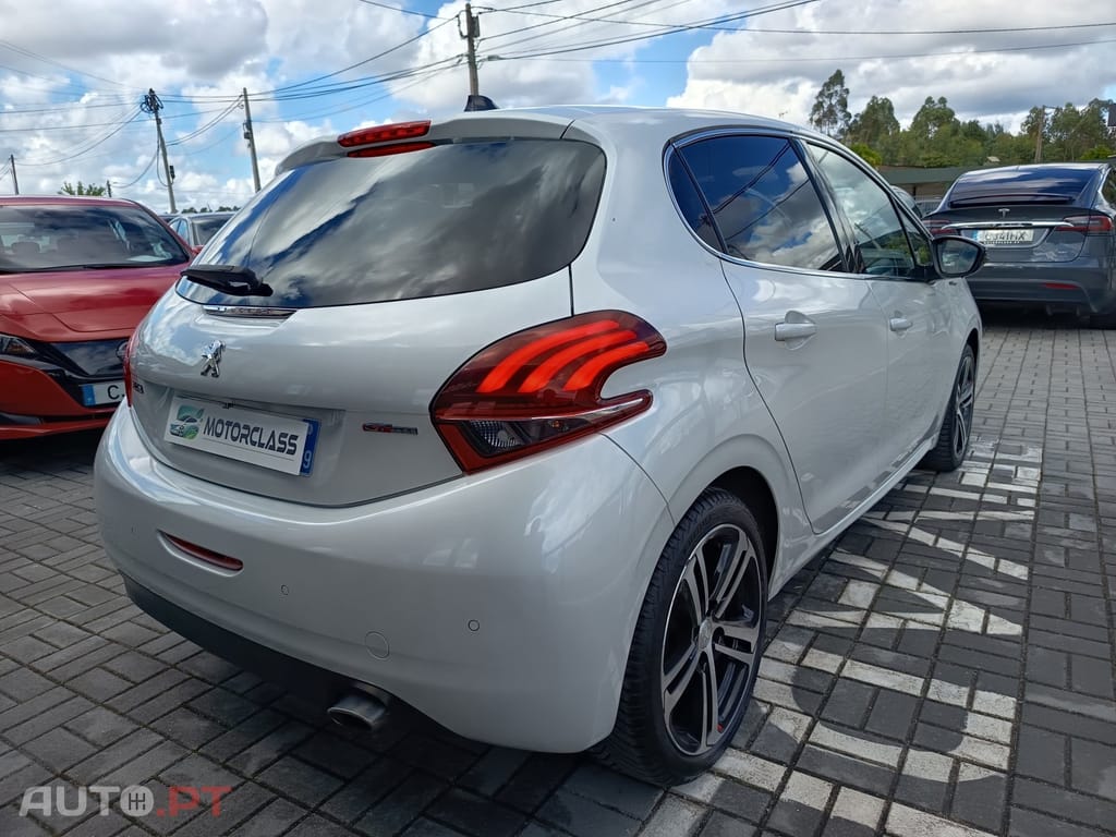 Peugeot 208 1.2 PureTech GT Line
