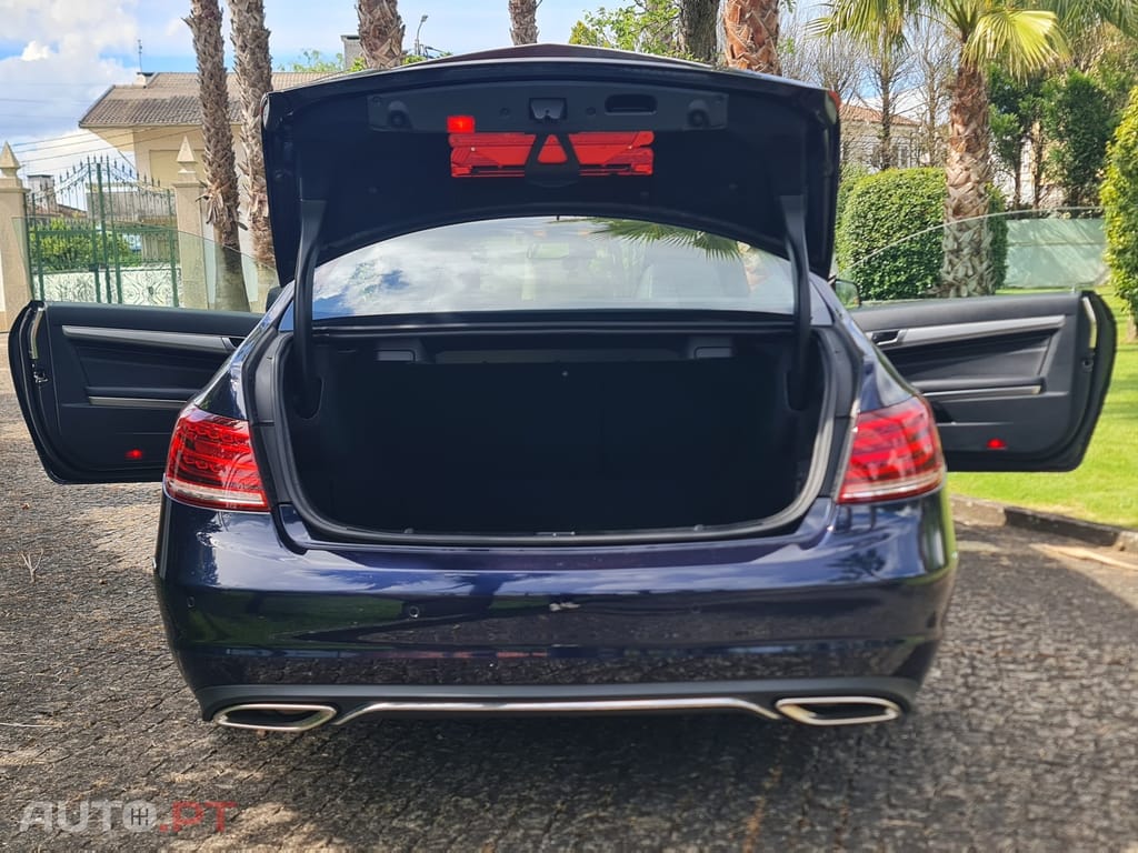 Mercedes-Benz E 220 CDi BlueEfficiency Auto