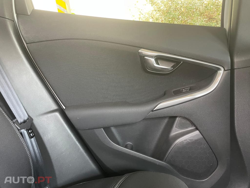 Volvo V40 2.0 D2 Momentum Eco