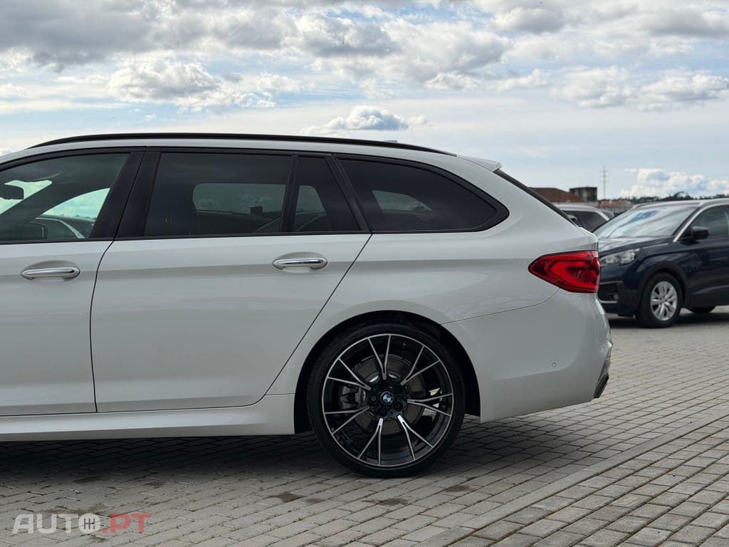 BMW 520 d Pack Desportivo M Auto