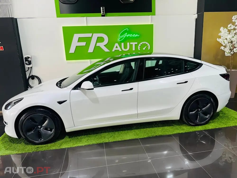 Tesla Model 3 Standard Range Plus RWD